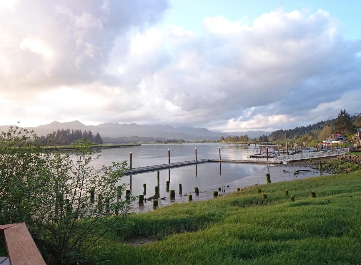 Wheeler On The Bay Lodge And Marina Exteriör bild